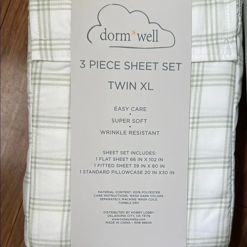 NEW Twin XL Comforter Set and Twin XL Sheet Set in Light Green